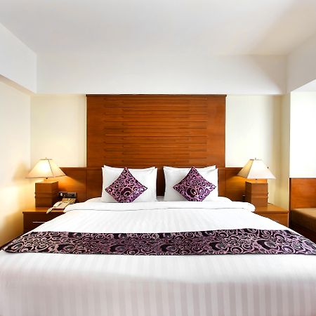 Bally Suite Sukhumvit Bangkok Exterior foto