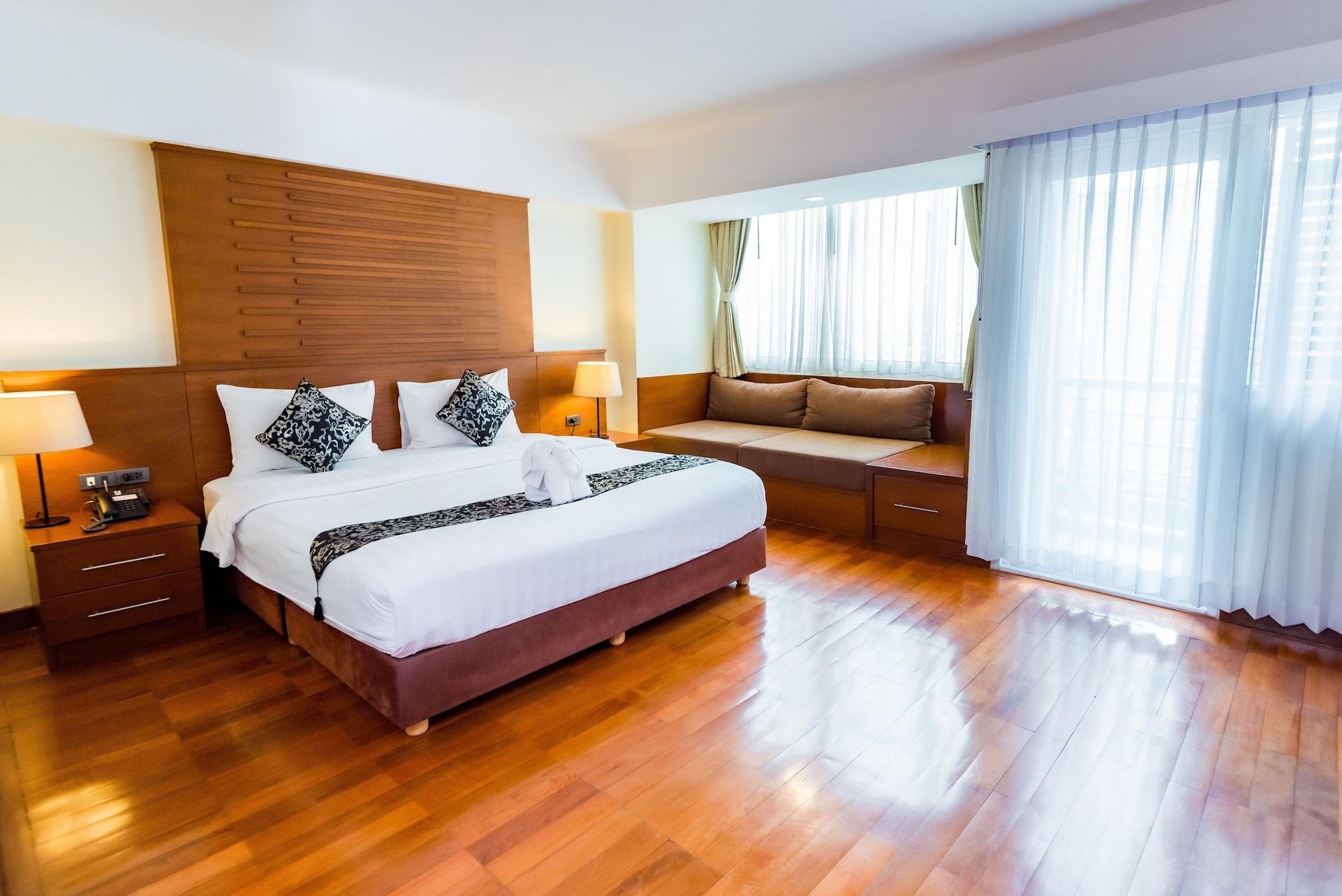 Bally Suite Sukhumvit Bangkok Exterior foto