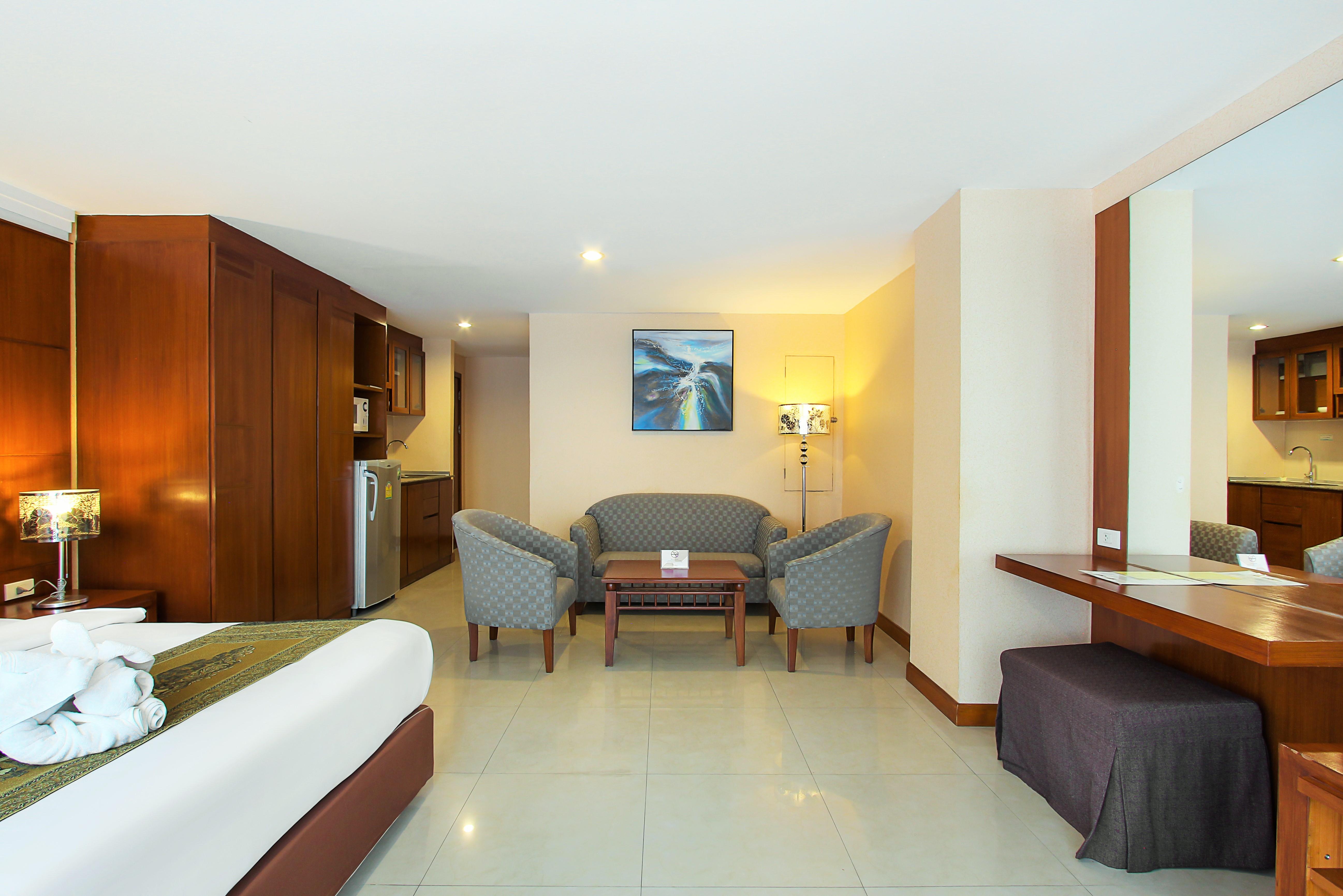 Bally Suite Sukhumvit Bangkok Exterior foto