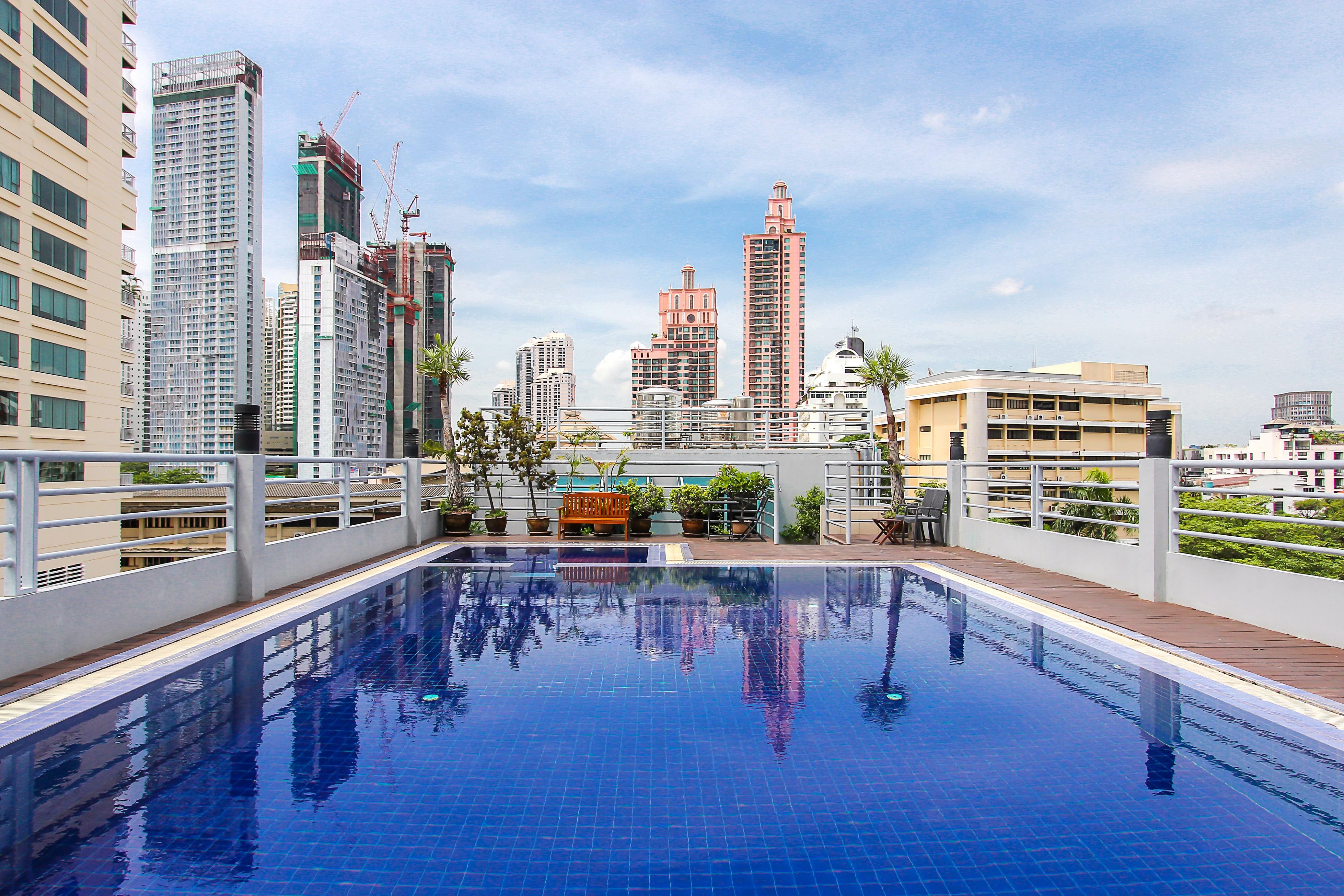 Bally Suite Sukhumvit Bangkok Exterior foto