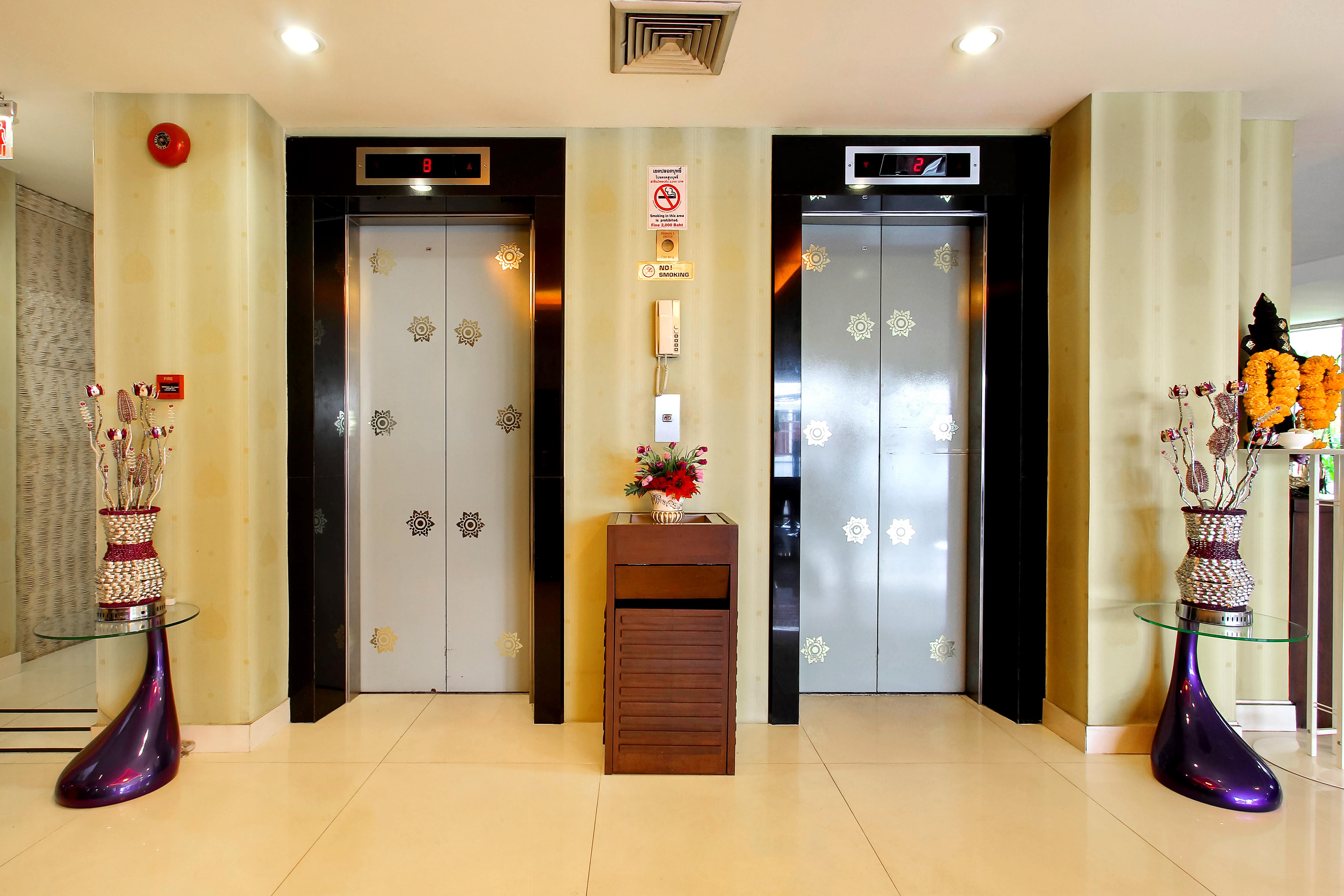 Bally Suite Sukhumvit Bangkok Exterior foto