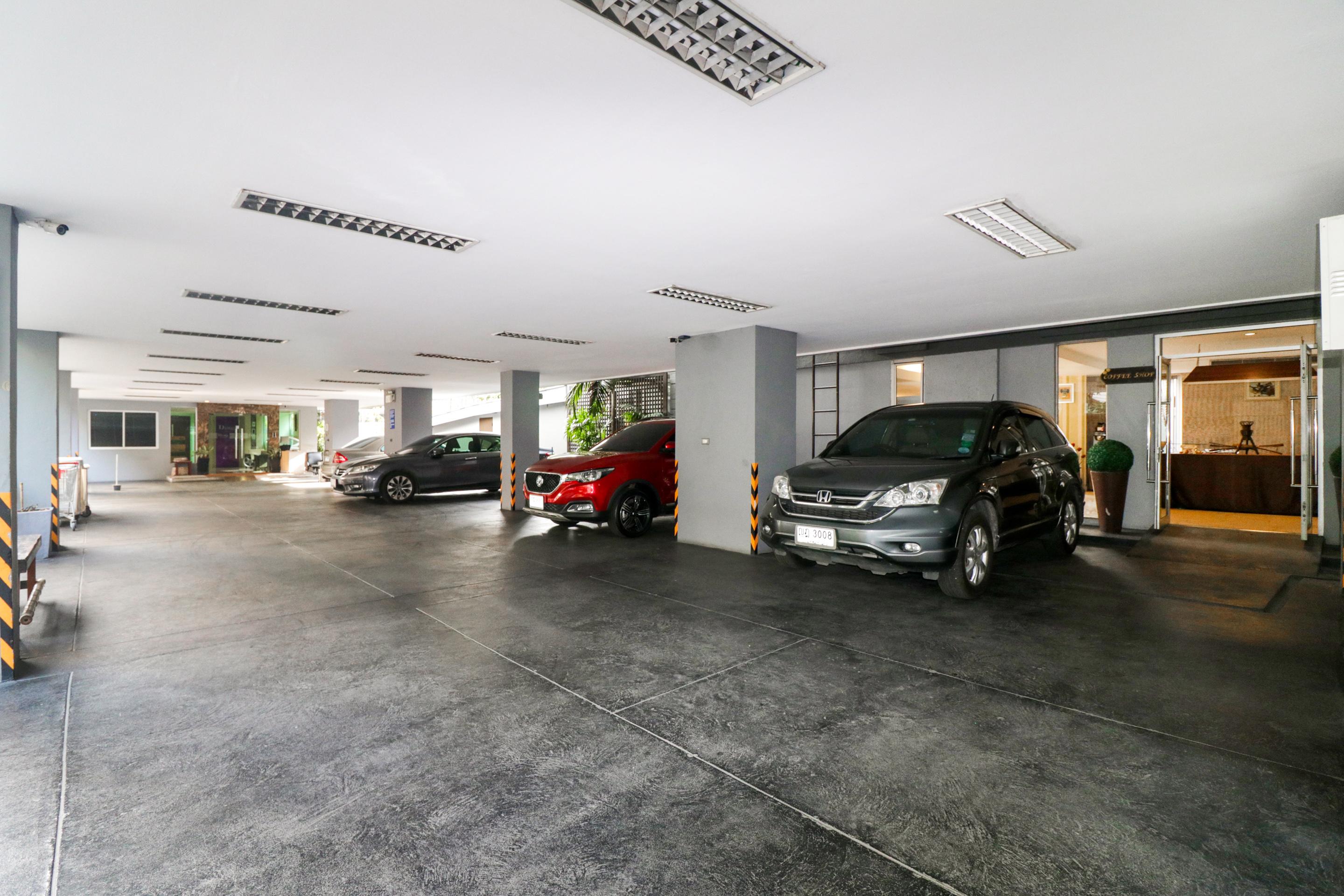 Bally Suite Sukhumvit Bangkok Exterior foto