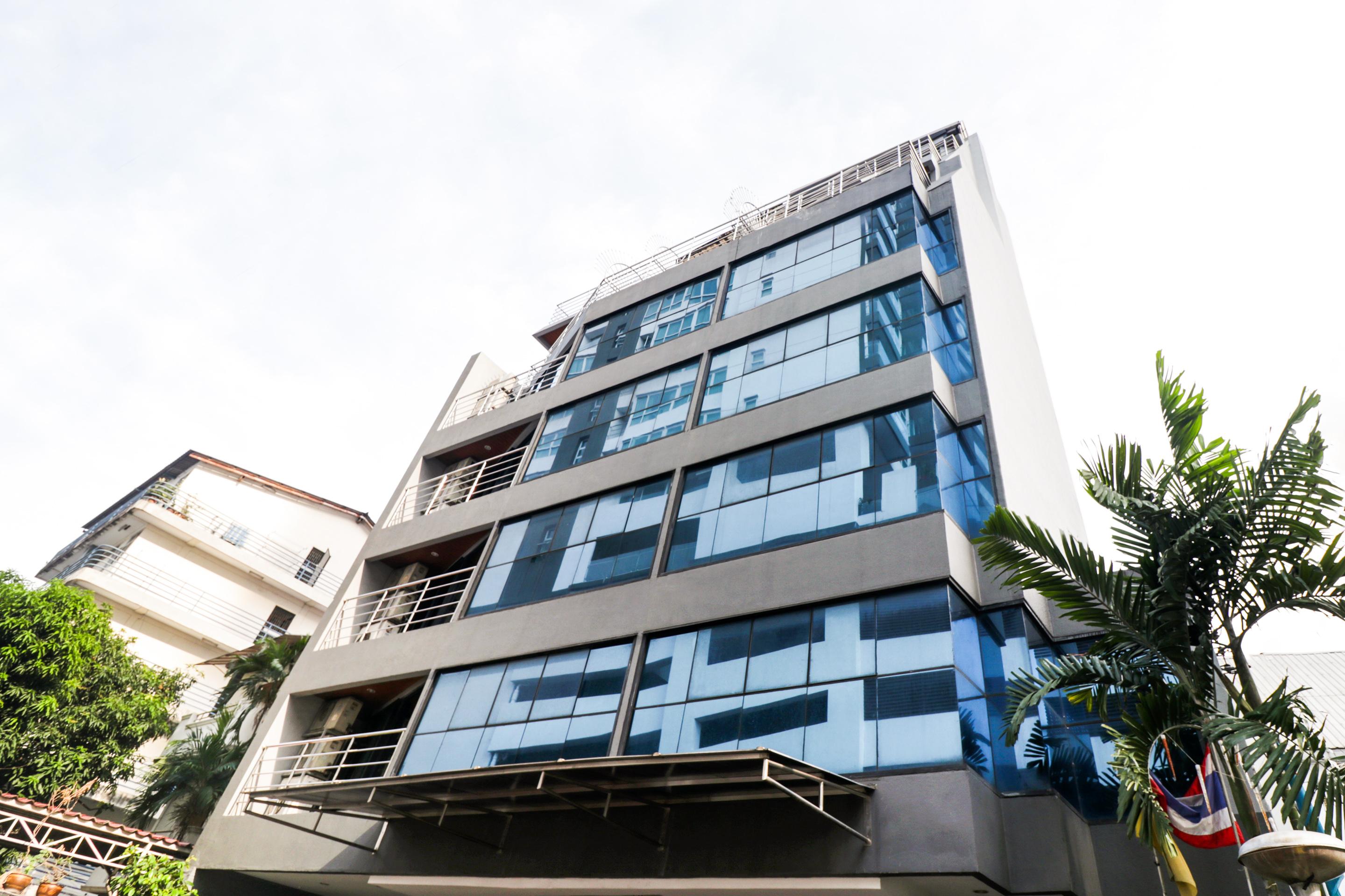 Bally Suite Sukhumvit Bangkok Exterior foto