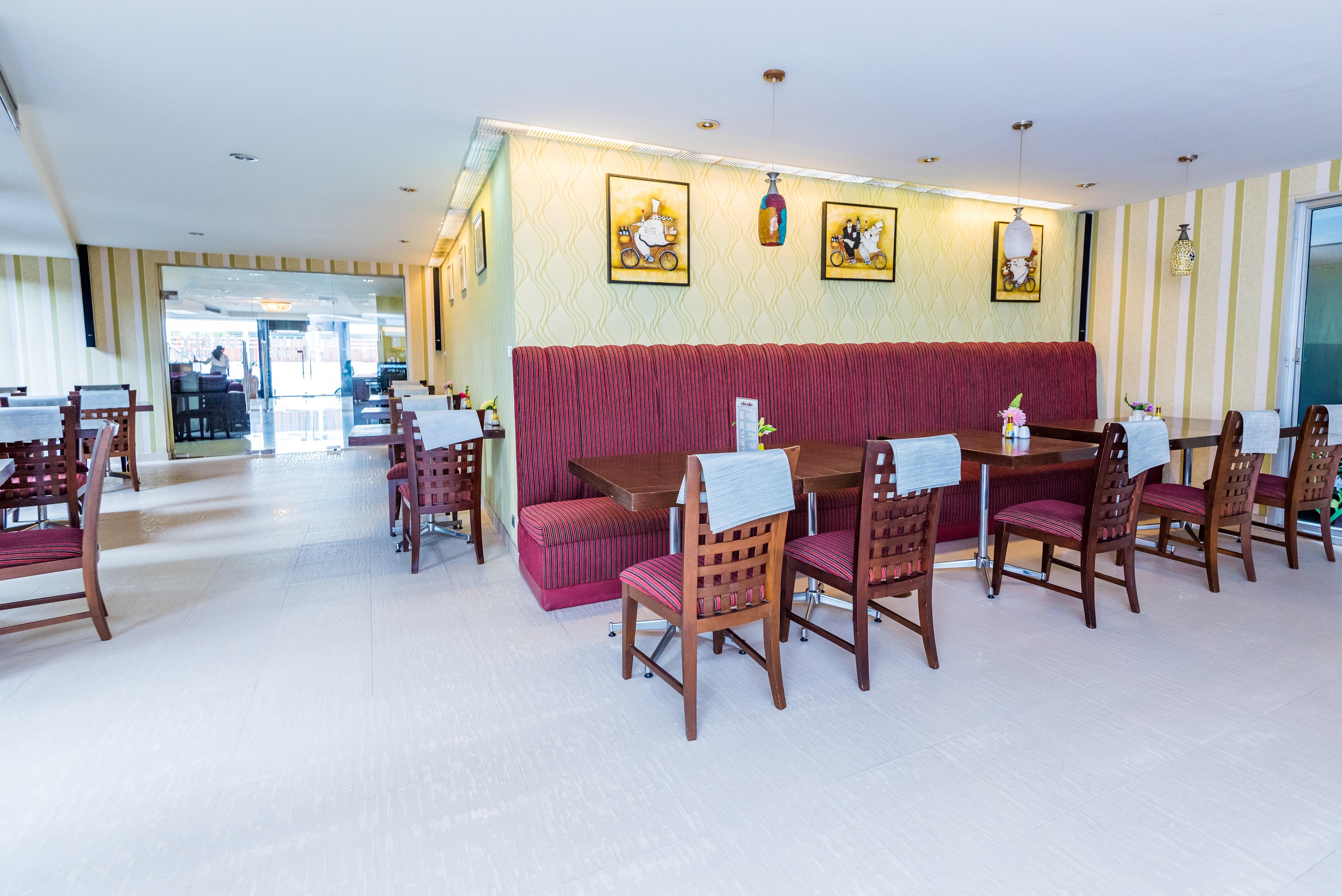 Bally Suite Sukhumvit Bangkok Exterior foto