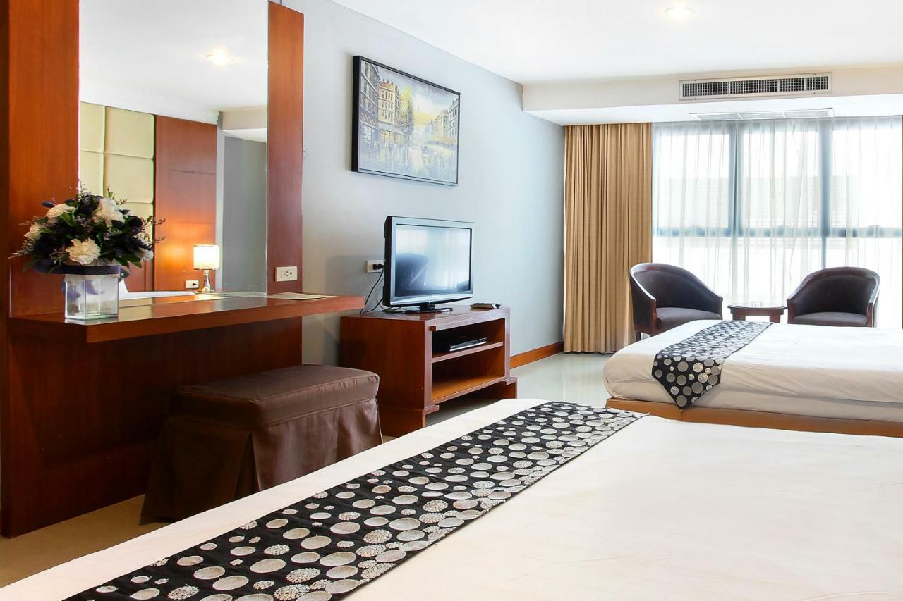 Bally Suite Sukhumvit Bangkok Exterior foto