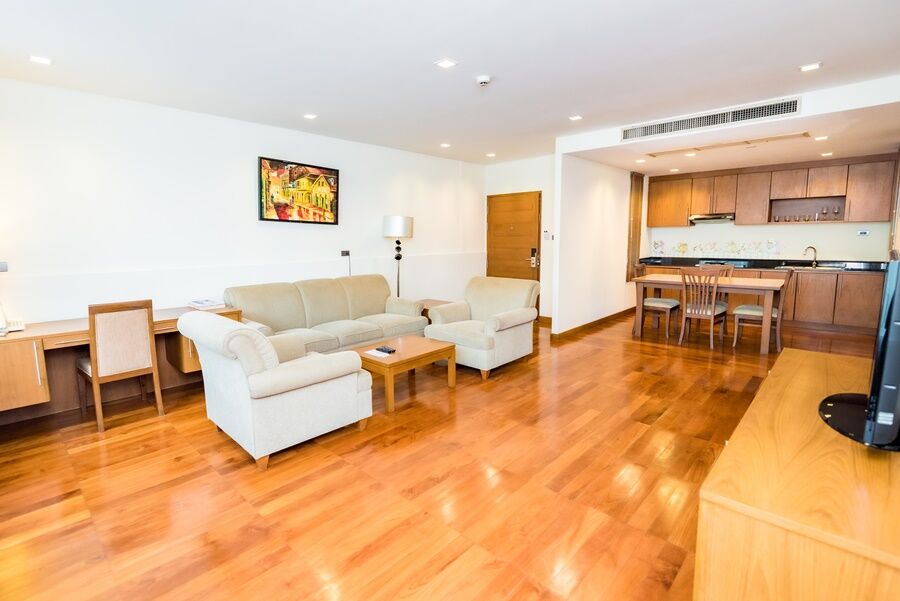 Bally Suite Sukhumvit Bangkok Exterior foto